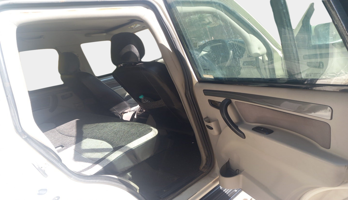 2015 Mahindra Scorpio S6 PLUS, Diesel, Manual, 81,759 km, interior