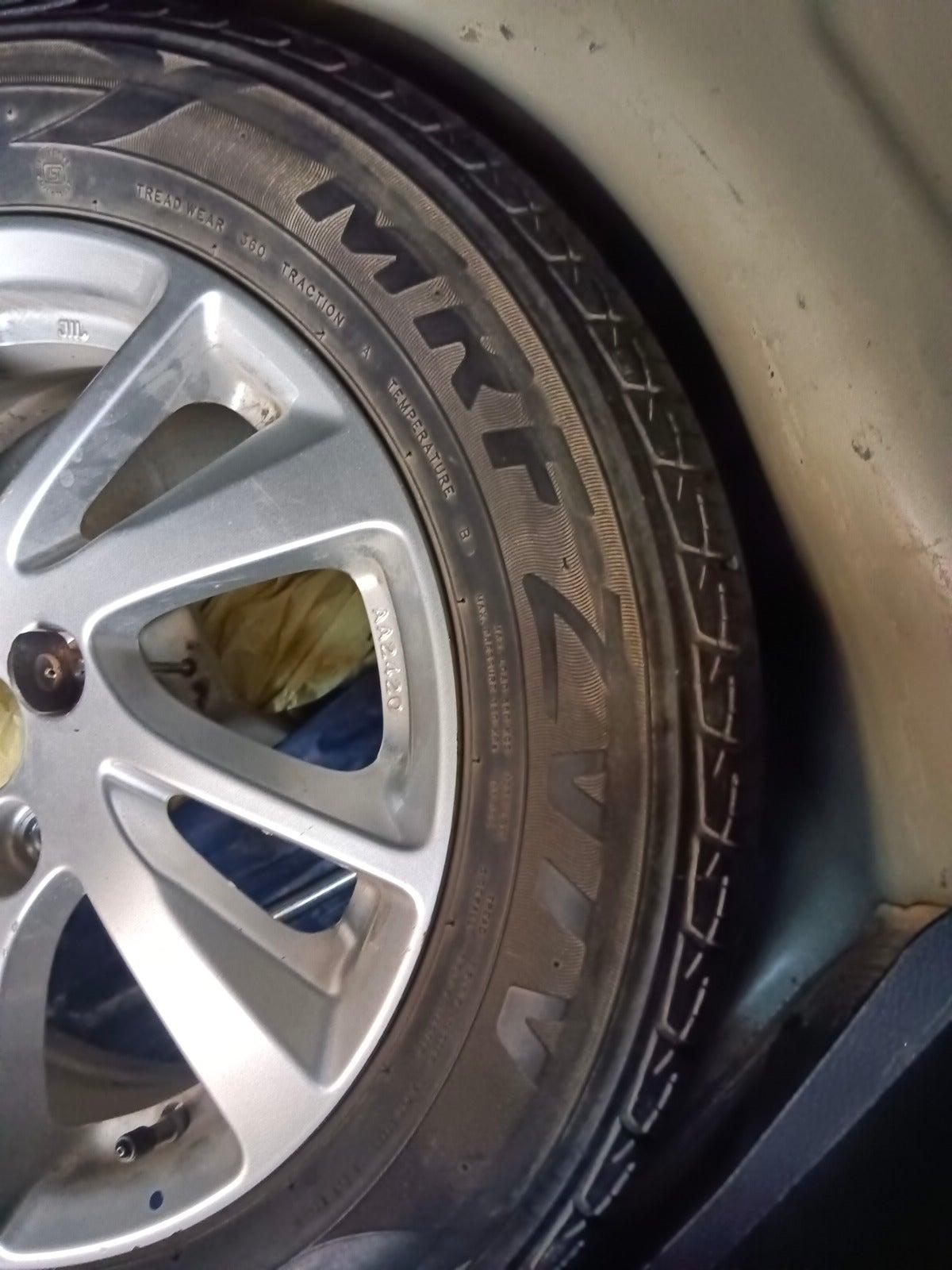 2012 Maruti Swift ZXI, Petrol, Manual, 51,170 km, tyre