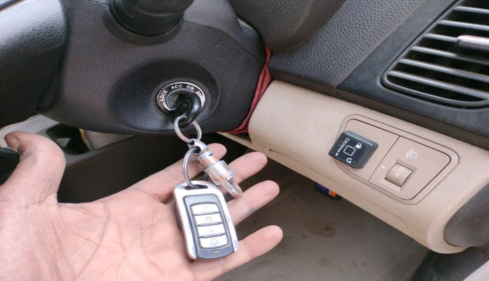 2012 Hyundai Eon ERA +, Petrol, Manual, 1,75,478 km, interior