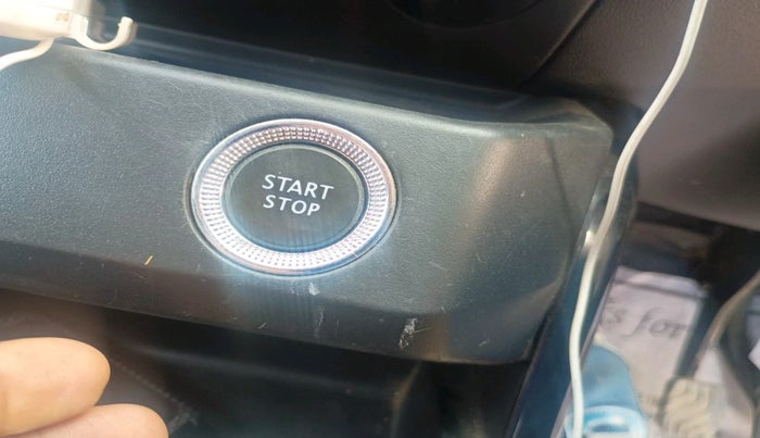 2021 Renault Kiger RXZ MT, Petrol, Manual, 93,752 km, interior