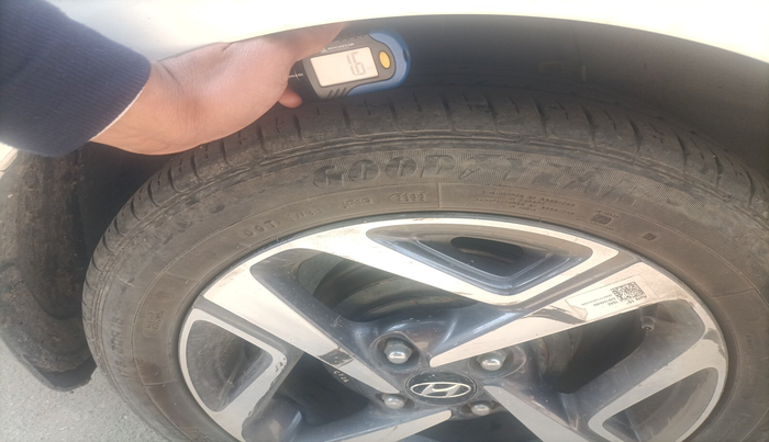 2022 Hyundai AURA SX 1.2 CNG, Petrol, Manual, 50,719 km, tyre