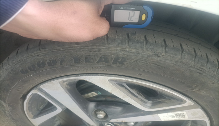 2022 Hyundai AURA SX 1.2 CNG, Petrol, Manual, 50,719 km, tyre