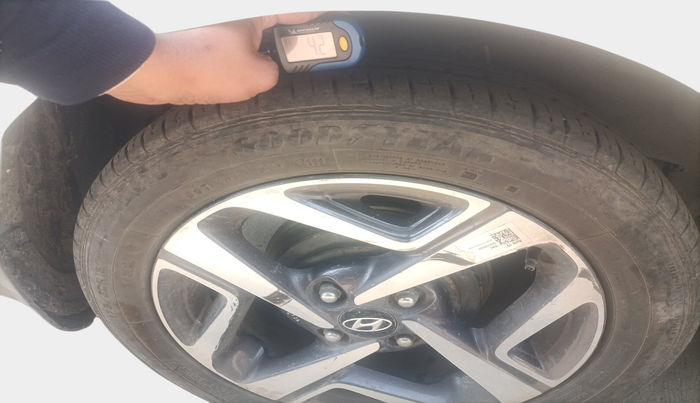 2022 Hyundai AURA SX 1.2 CNG, Petrol, Manual, 50,719 km, tyre