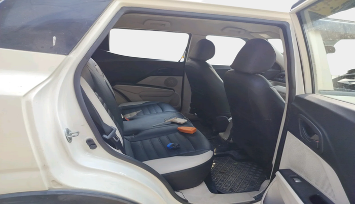 2021 Mahindra XUV300 W4 1.2 PETROL, Petrol, Manual, 48,906 km, interior