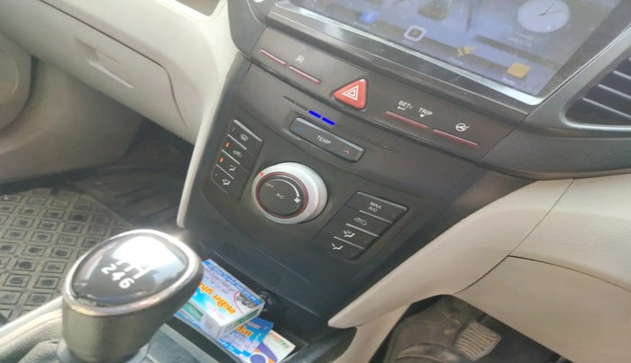 2021 Mahindra XUV300 W4 1.2 PETROL, Petrol, Manual, 48,906 km, interior