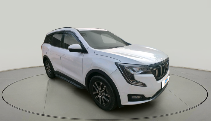 2024 Mahindra XUV700 AX 7 P AT 7 STR, Petrol, Automatic, 8,332 km, exterior