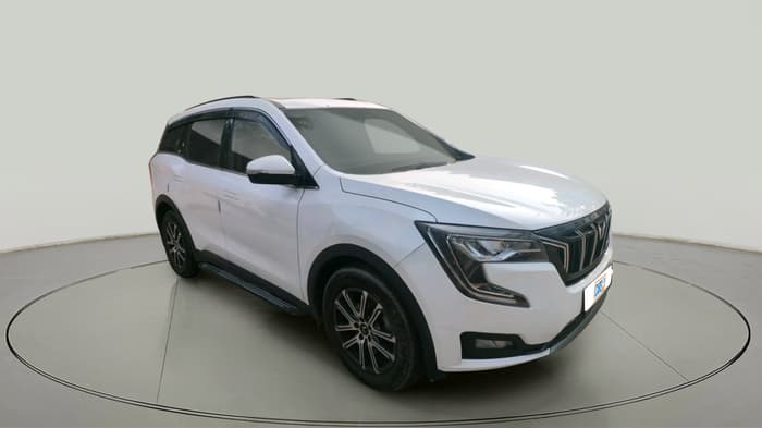 2024 Mahindra XUV700 AX 7 P AT 7 STR, Petrol, Automatic, 8,332 km, exterior