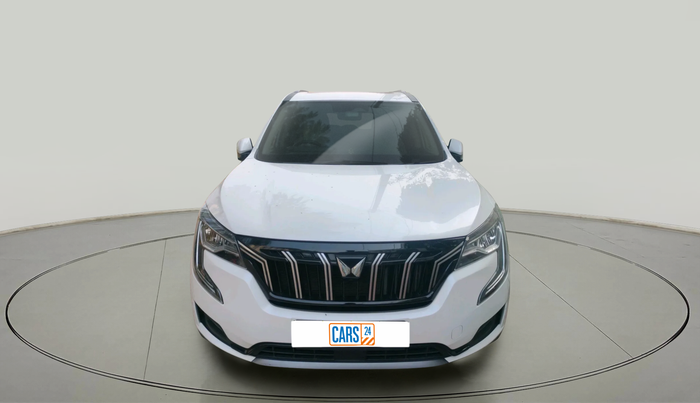 2024 Mahindra XUV700 AX 7 P AT 7 STR, Petrol, Automatic, 8,332 km, exterior