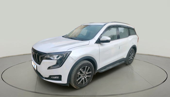 2024 Mahindra XUV700 AX 7 P AT 7 STR, Petrol, Automatic, 8,332 km, exterior