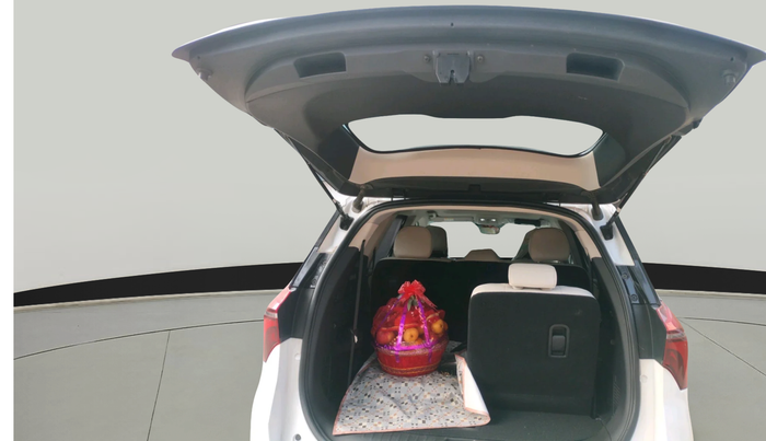 2024 Mahindra XUV700 AX 7 P AT 7 STR, Petrol, Automatic, 8,332 km, exterior