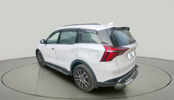 2024 Mahindra XUV700 AX 7 P AT 7 STR, Petrol, Automatic, 8,332 km, exterior