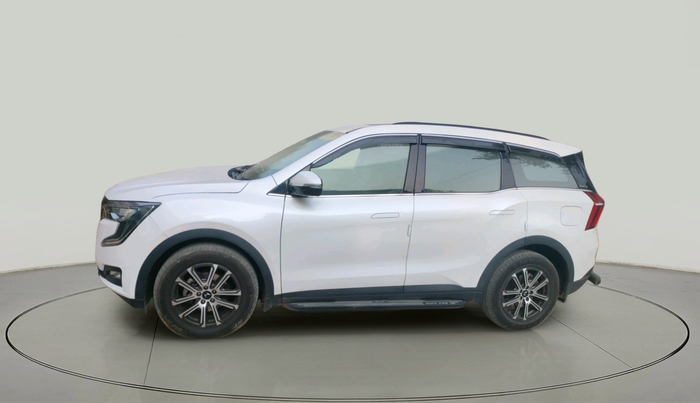 2024 Mahindra XUV700 AX 7 P AT 7 STR, Petrol, Automatic, 8,332 km, exterior