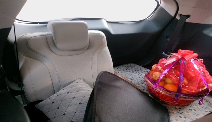 2024 Mahindra XUV700 AX 7 P AT 7 STR, Petrol, Automatic, 8,332 km, interior