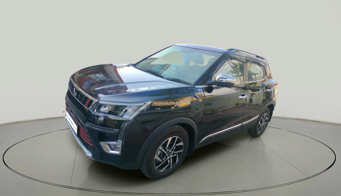 2023 Mahindra XUV300 W8 (O) 1.2 PETROL, Petrol, Manual, 3,359 km, exterior