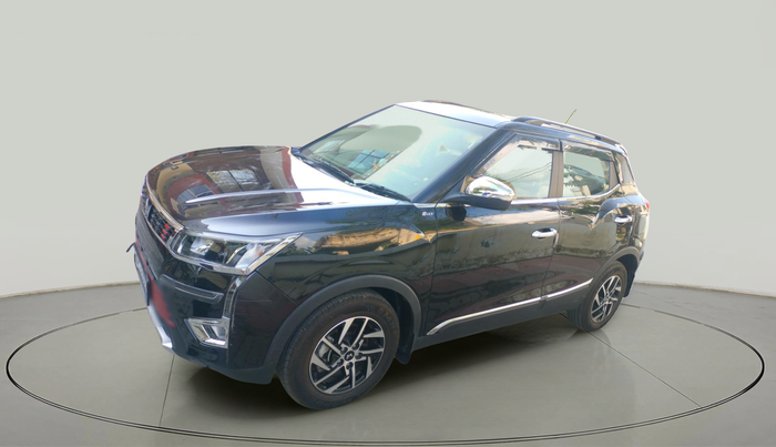 2023 Mahindra XUV300 W8 (O) 1.2 PETROL, Petrol, Manual, 3,359 km, exterior