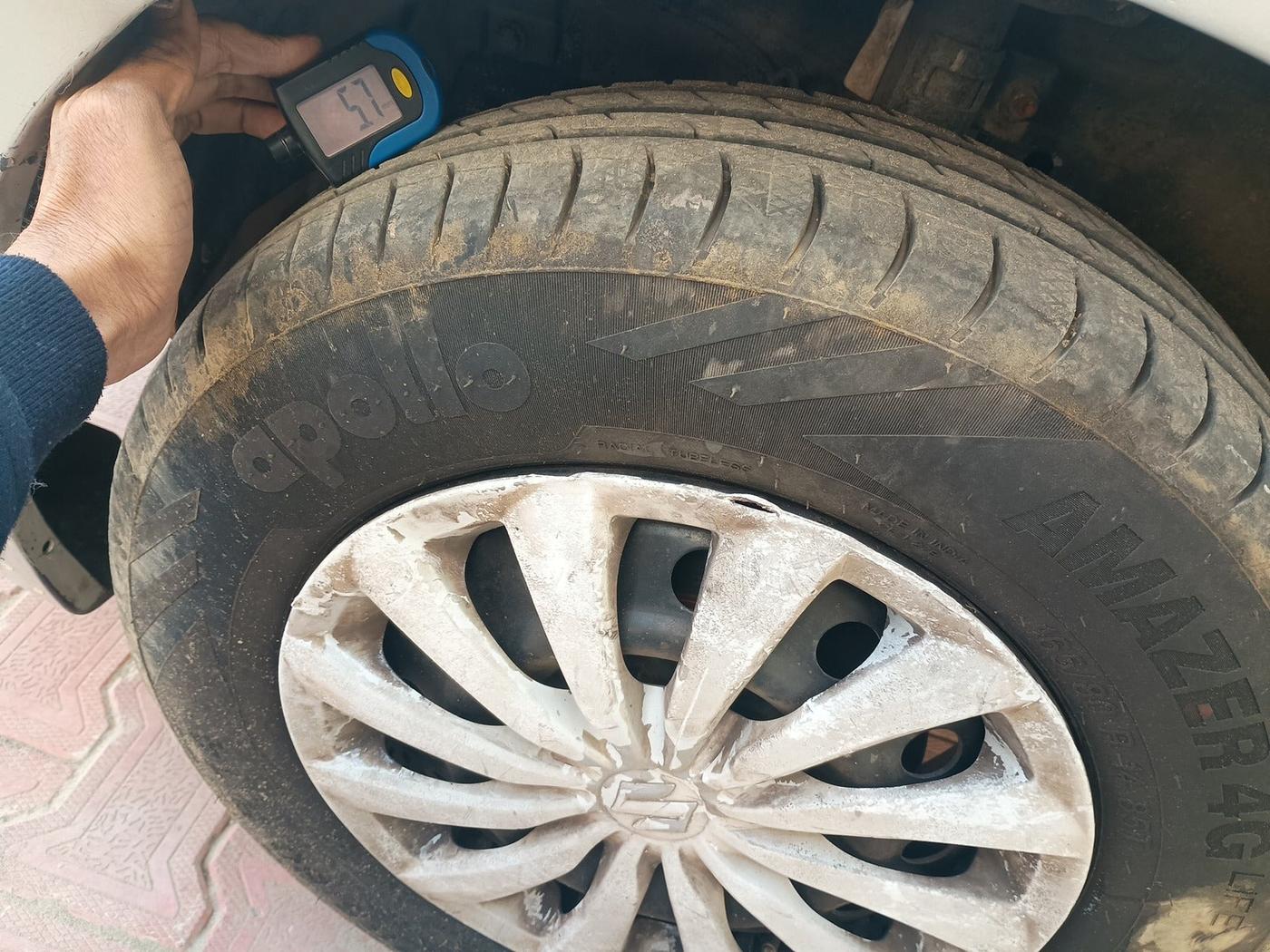 2015 Maruti Swift Dzire VDI, Diesel, Manual, 1,60,752 km, tyre