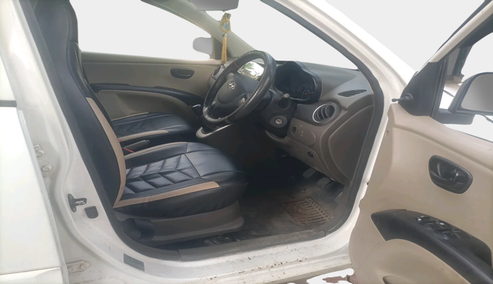 2015 Hyundai i10 MAGNA 1.1, Petrol, Manual, 60,860 km, interior