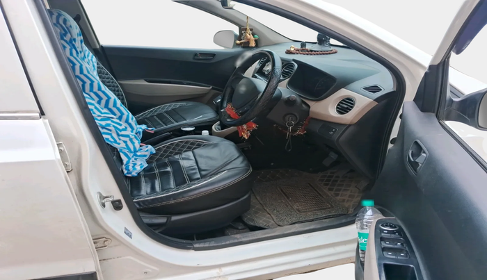 2018 Hyundai Grand i10 MAGNA 1.2 KAPPA VTVT, Petrol, Manual, 1,11,260 km, interior