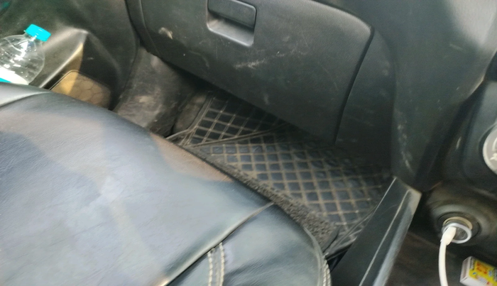 2019 Maruti Swift LXI, Petrol, Manual, 2,04,731 km, interior