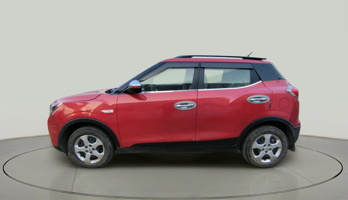 2023 Mahindra XUV300 W6 1.2 PETROL, Petrol, Manual, 33,939 km, exterior