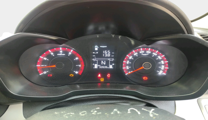 2023 Mahindra XUV300 W6 1.2 PETROL, Petrol, Manual, 33,939 km, interior