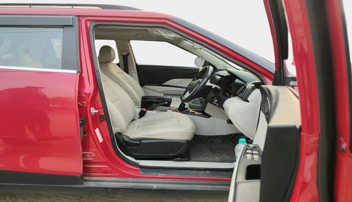 2023 Mahindra XUV300 W6 1.2 PETROL, Petrol, Manual, 33,939 km, interior