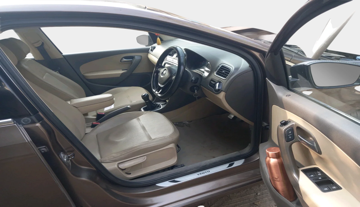 2015 Volkswagen Vento HIGHLINE DIESEL 1.5, Diesel, Manual, 1,24,196 km, interior