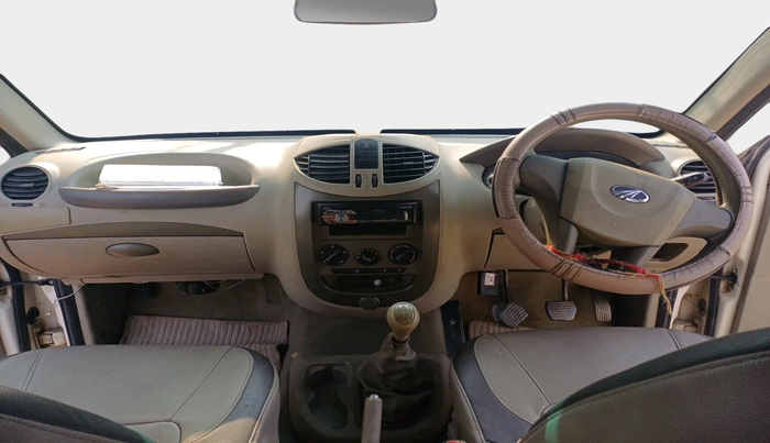 2013 Mahindra Quanto C2, Diesel, Manual, 92,941 km, interior