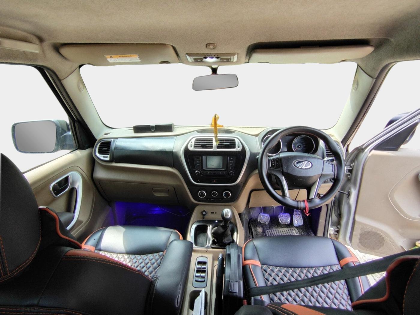 2017 Mahindra TUV300 T8, Diesel, Manual, 1,25,762 km, interior