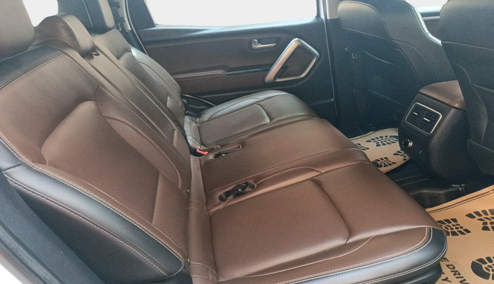 2024 Mahindra SCORPIO-N Z8 L PETROL MT 7 STR, Petrol, Manual, 51,596 km, interior