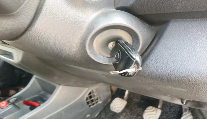 2016 Renault Kwid RXL, Petrol, Manual, 65,182 km, interior