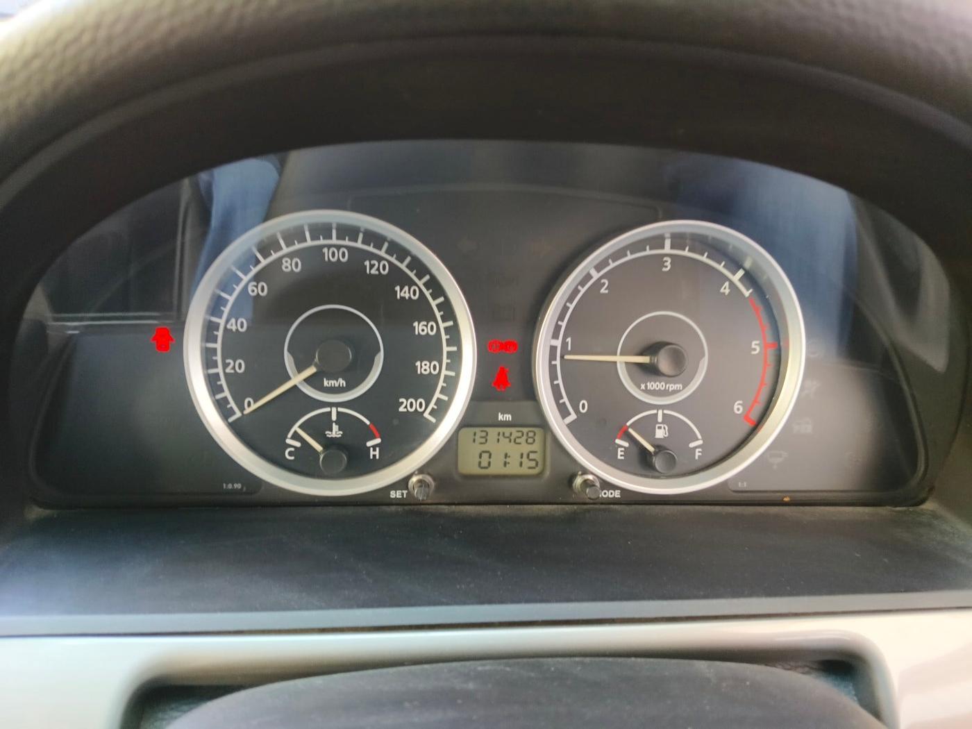 2015 Tata Safari Storme 2.2 LX 4X2, Diesel, Manual, 1,31,428 km, interior