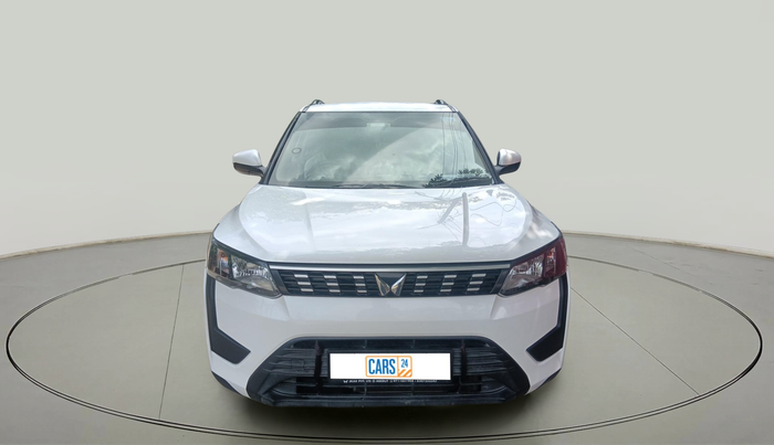 2024 Mahindra XUV300 W6 1.2 PETROL, Petrol, Manual, 1,07,729 km, exterior