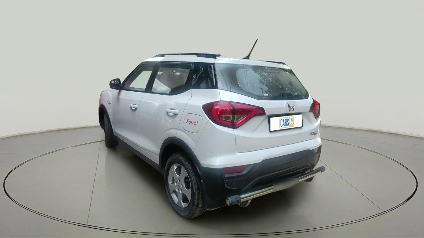 2024 Mahindra XUV300 W6 1.2 PETROL, Petrol, Manual, 1,08,509 km, exterior