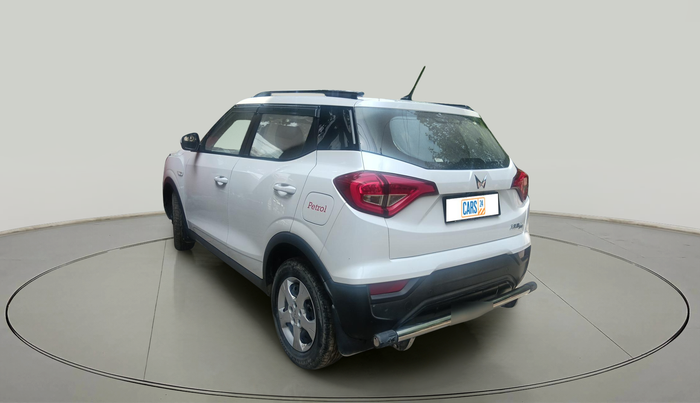 2024 Mahindra XUV300 W6 1.2 PETROL, Petrol, Manual, 1,07,729 km, exterior