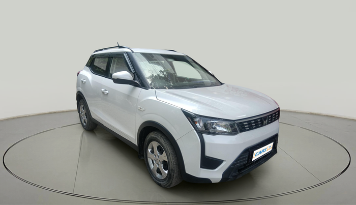 2024 Mahindra XUV300 W6 1.2 PETROL, Petrol, Manual, 1,07,729 km, exterior