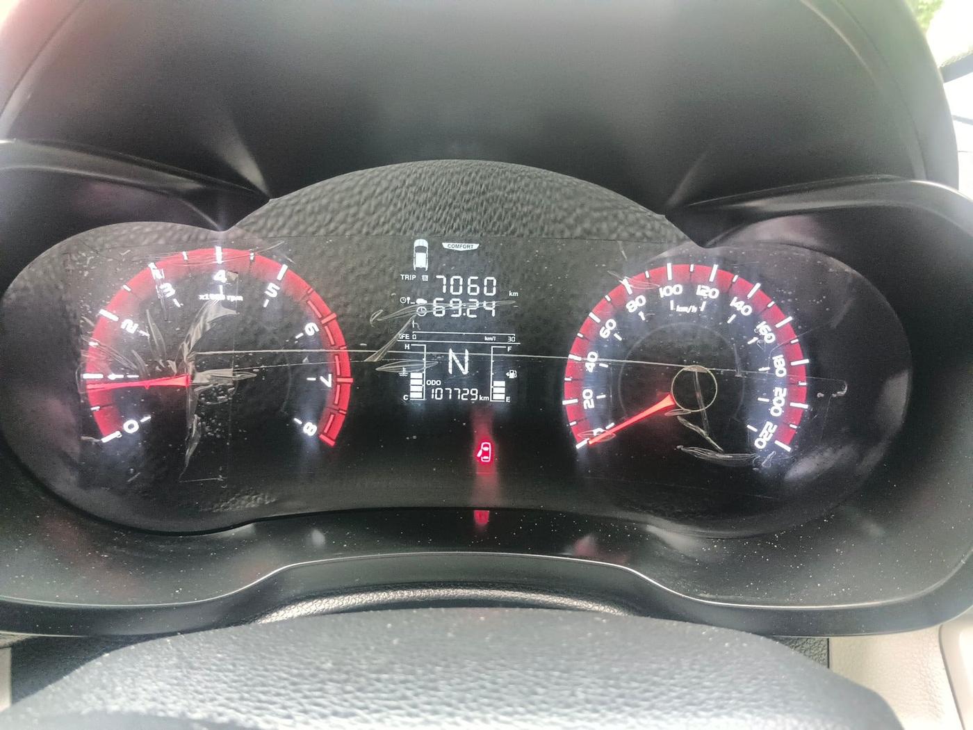 2024 Mahindra XUV300 W6 1.2 PETROL, Petrol, Manual, 1,08,509 km, interior