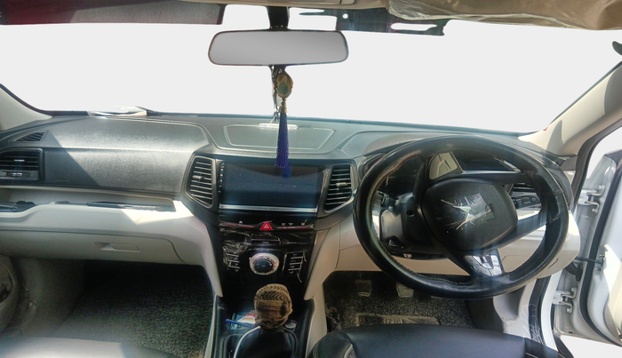 2024 Mahindra XUV300 W6 1.2 PETROL, Petrol, Manual, 1,07,729 km, interior