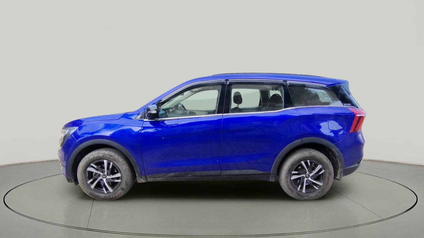 2022 Mahindra XUV700 AX 5 P MT 5 STR, Petrol, Manual, 14,200 km, exterior