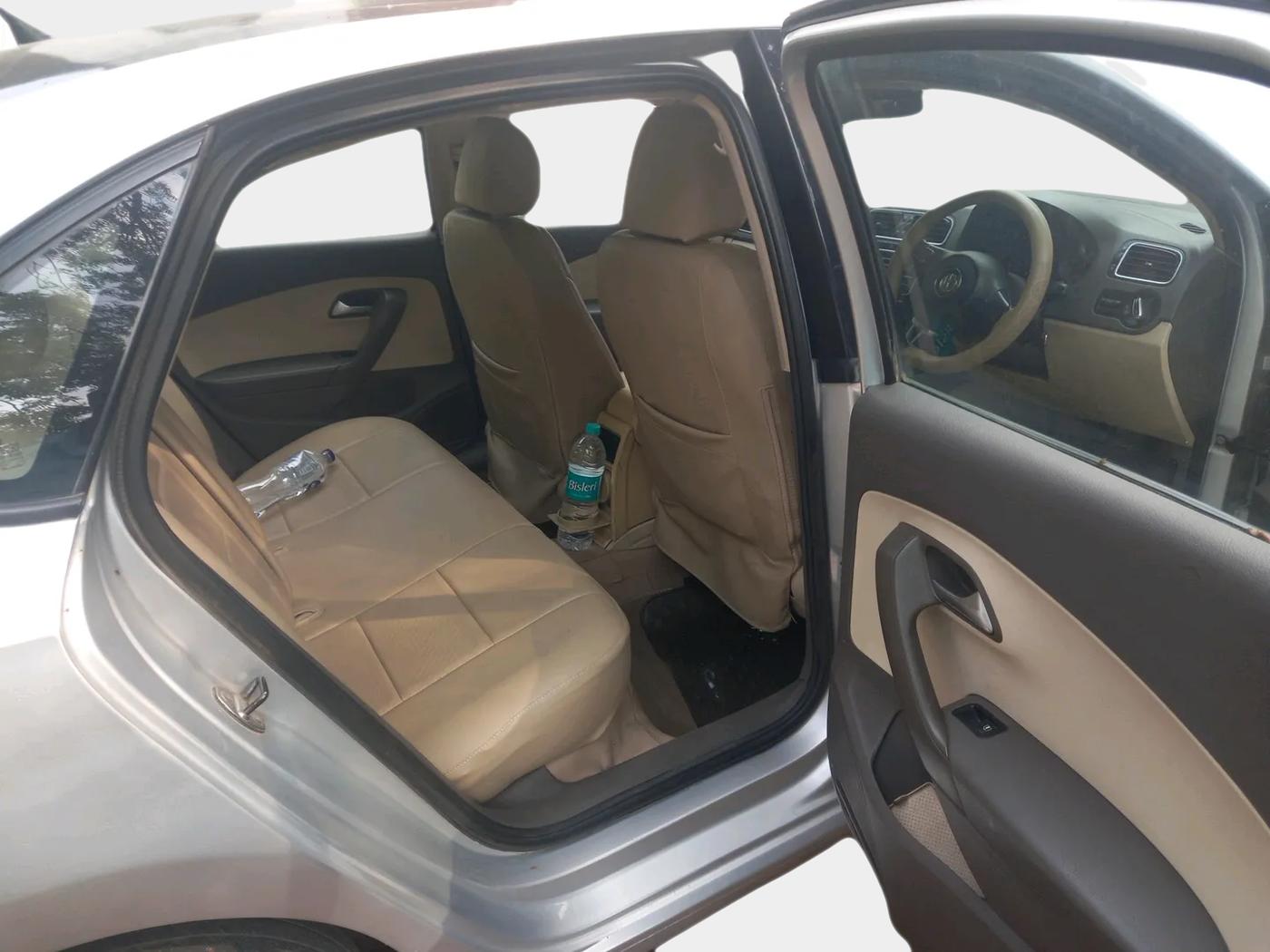 2014 Volkswagen Vento HIGHLINE DIESEL 1.6, Diesel, Manual, 1,53,574 km, interior