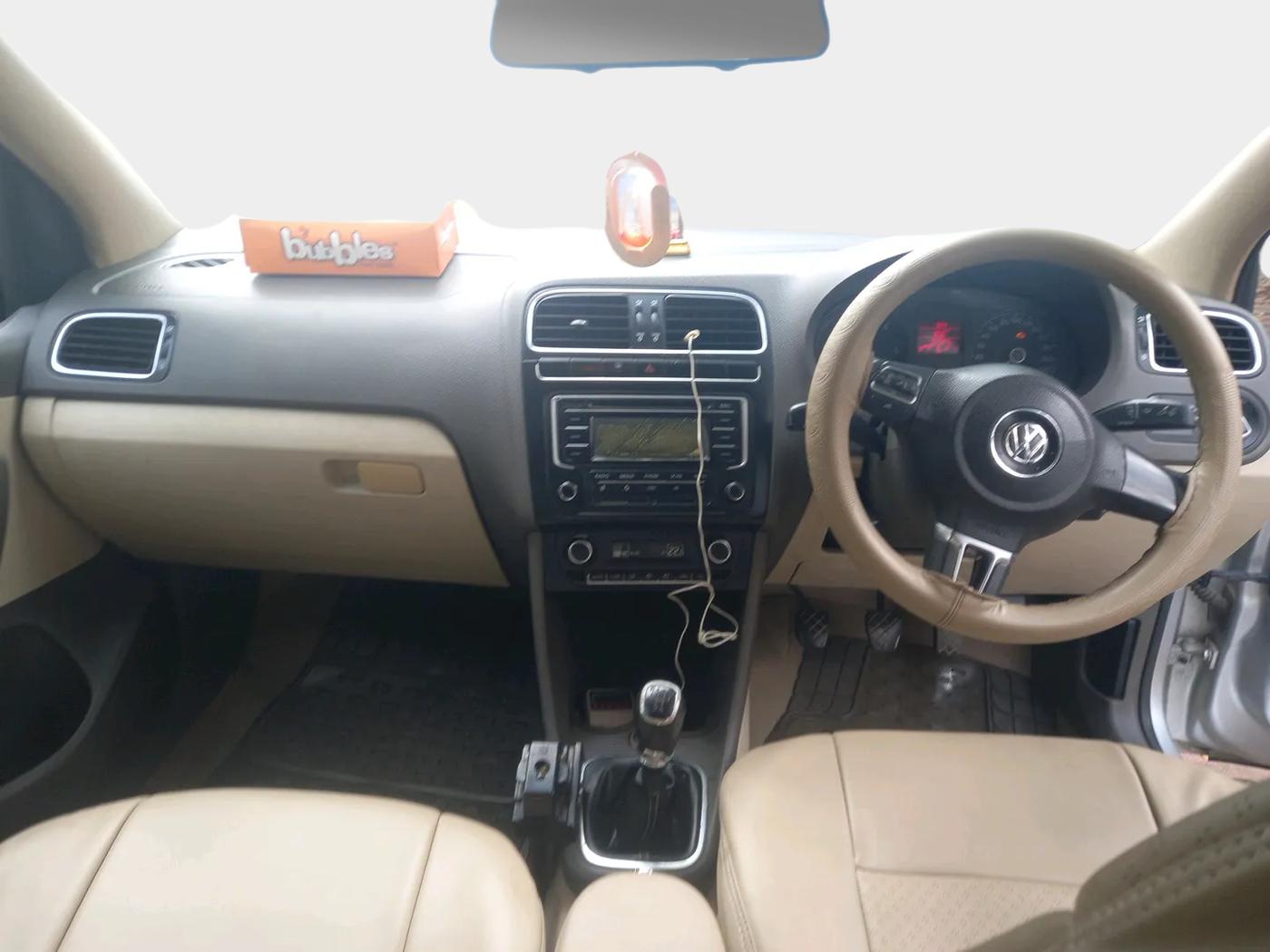 2014 Volkswagen Vento HIGHLINE DIESEL 1.6, Diesel, Manual, 1,53,574 km, interior