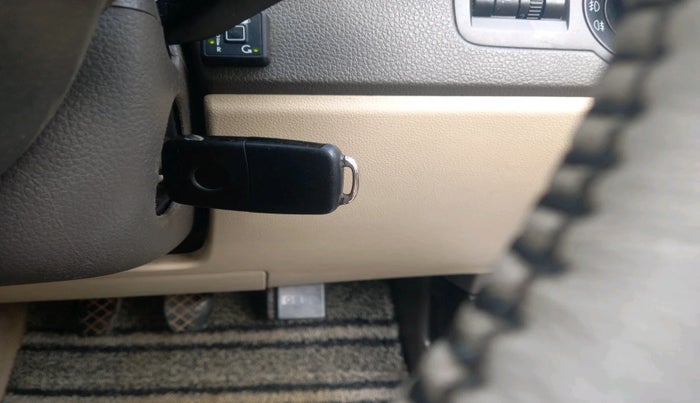 2016 Volkswagen Vento HIGHLINE 1.6 MPI, Petrol, Manual, 1,54,571 km, interior