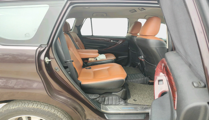 2017 Toyota Innova Crysta 2.4 G 7 STR, Diesel, Manual, 91,383 km, interior