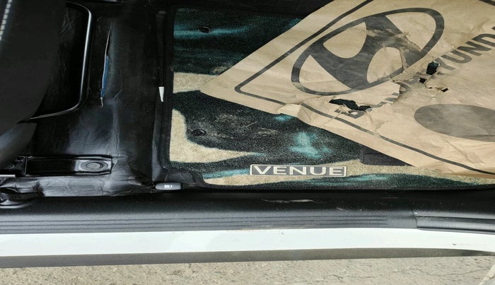 2023 Hyundai VENUE S(O) 1.2, Petrol, Manual, 2,117 km, interior