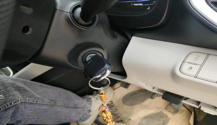 2023 Hyundai VENUE S(O) 1.2, Petrol, Manual, 2,117 km, interior