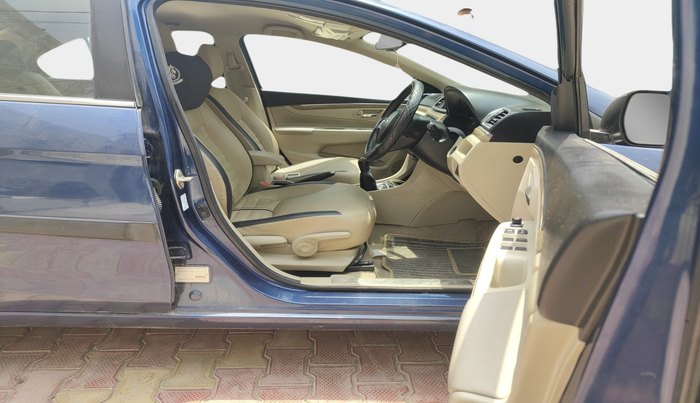 2018 Maruti Ciaz ALPHA 1.5 SHVS PETROL, Petrol, Manual, 75,275 km, interior