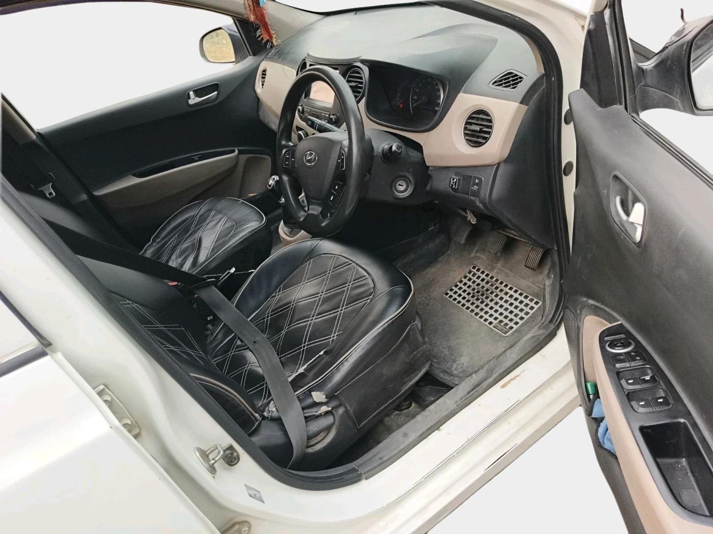 2018 Hyundai Grand i10 SPORTZ 1.2 KAPPA VTVT, CNG, Manual, 1,33,696 km, interior