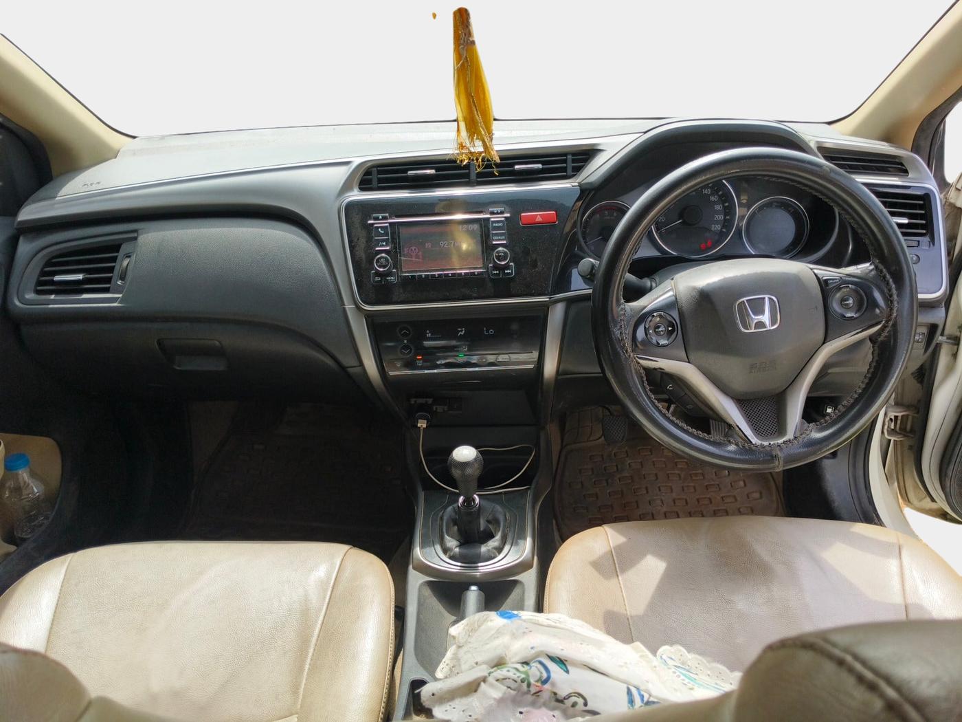 2015 Honda City 1.5L I-DTEC V, Diesel, Manual, 1,98,602 km, interior