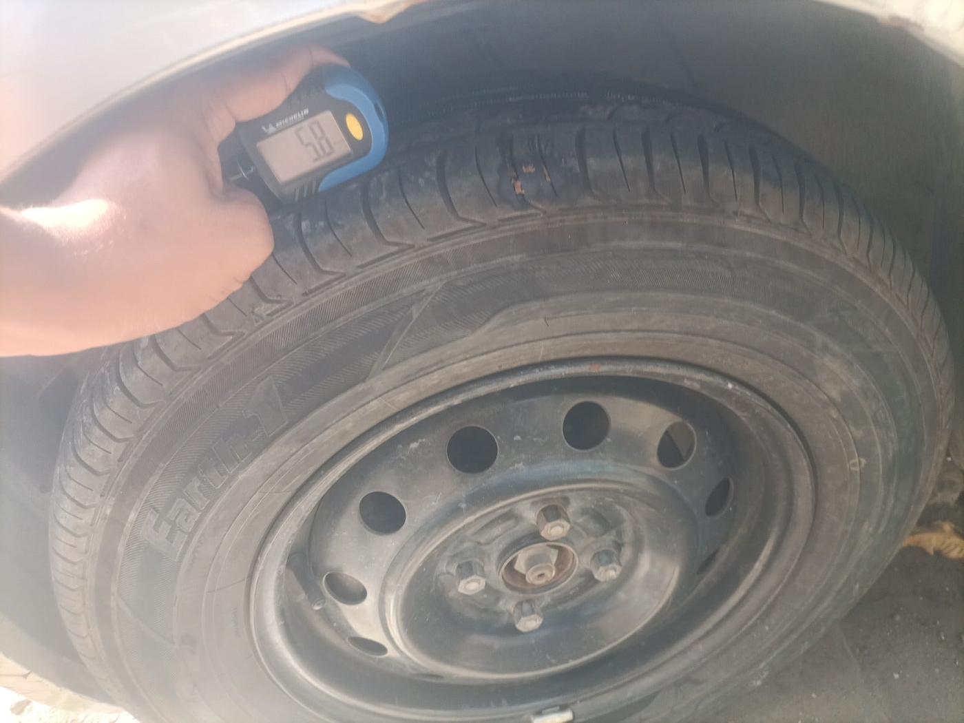 2010 Maruti Swift VXI, Petrol, Manual, 48,278 km, tyre
