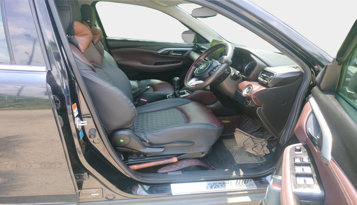 2023 Maruti Grand Vitara ZETA SMART HYBRID, Petrol, Manual, 20,617 km, interior